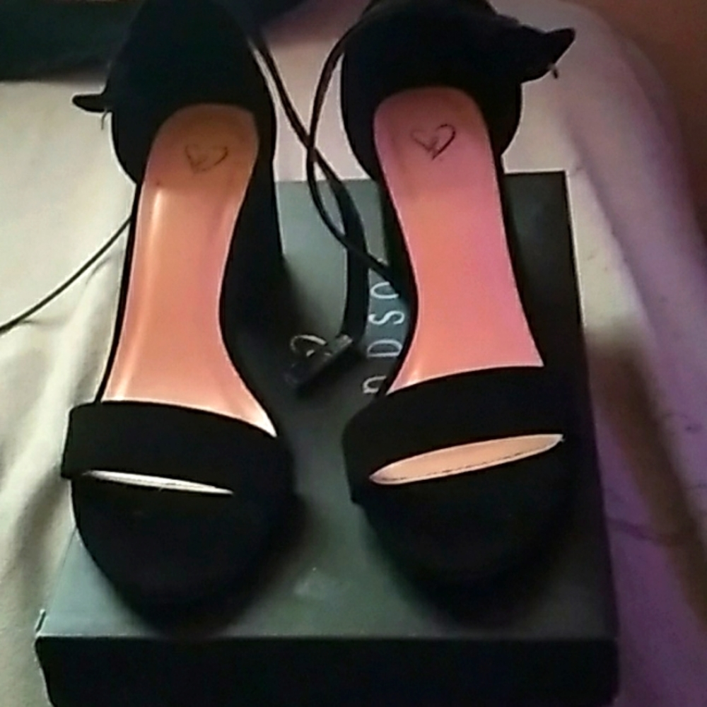 Windsor heels